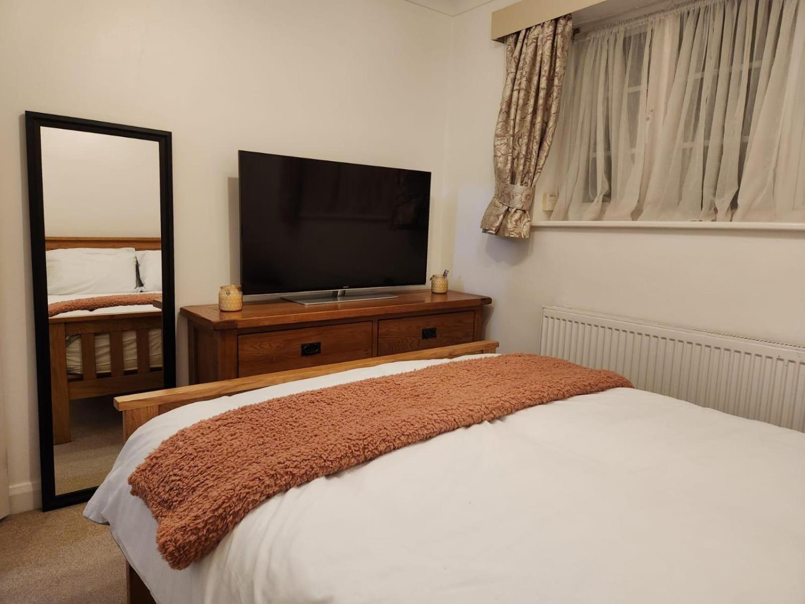 D Elmdon Homestay Shared 4 Bedrooms Birmingham Extérieur photo