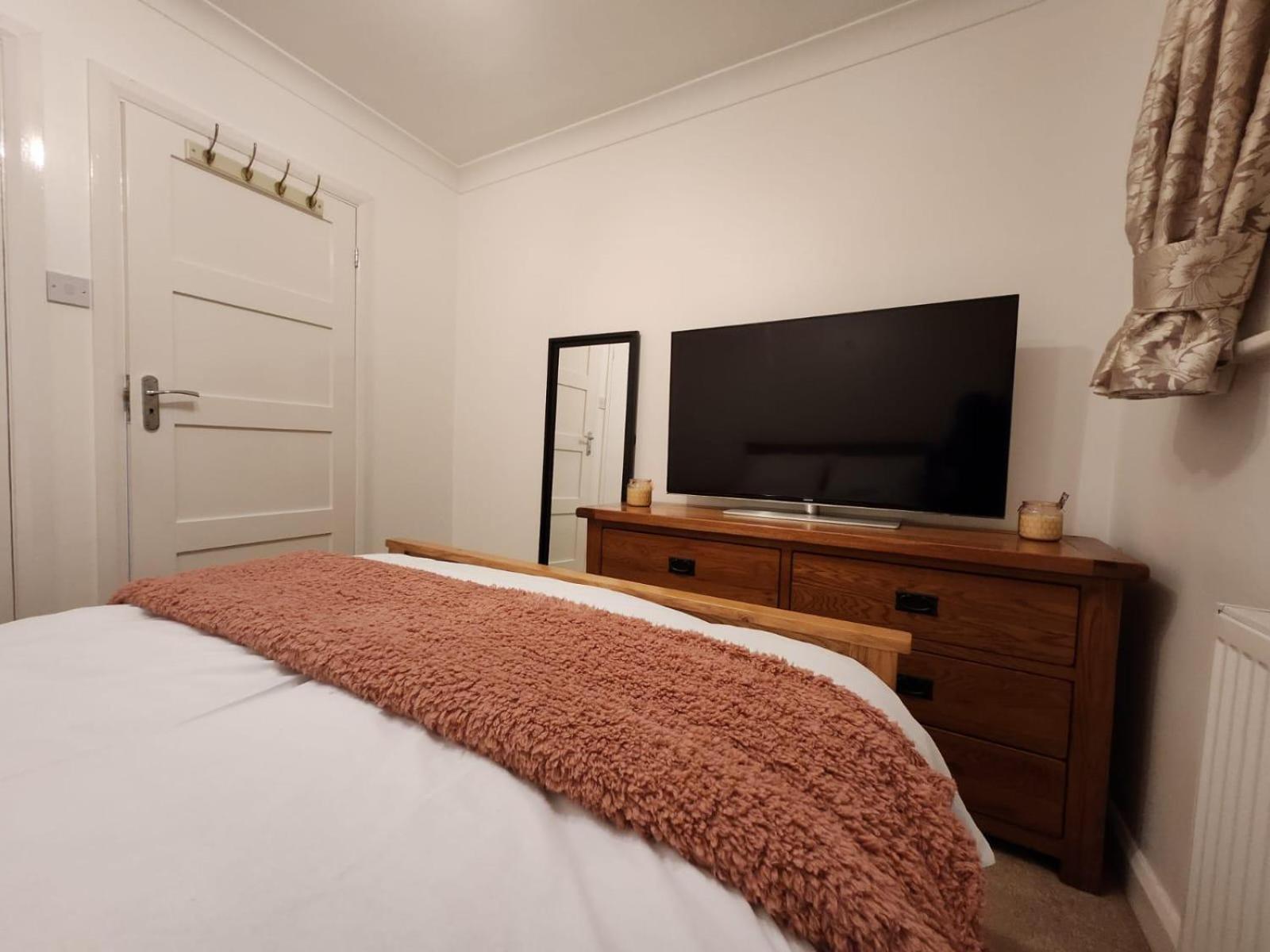 D Elmdon Homestay Shared 4 Bedrooms Birmingham Extérieur photo