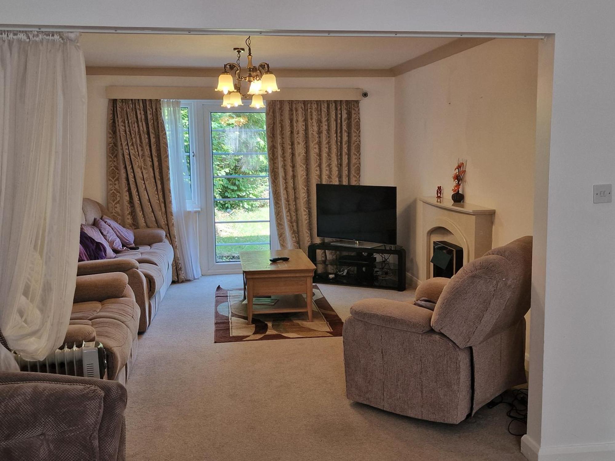 D Elmdon Homestay Shared 4 Bedrooms Birmingham Extérieur photo