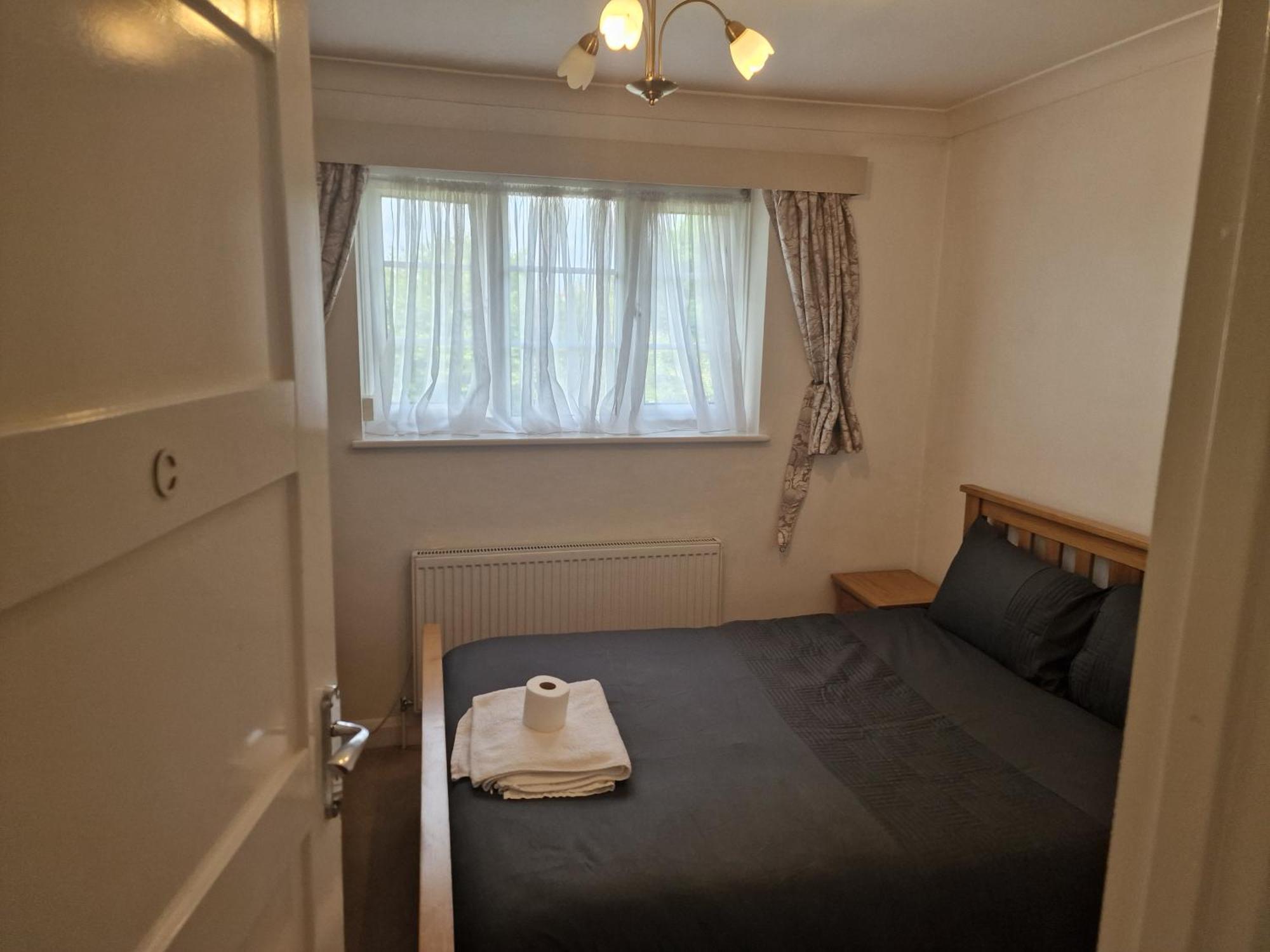 D Elmdon Homestay Shared 4 Bedrooms Birmingham Extérieur photo