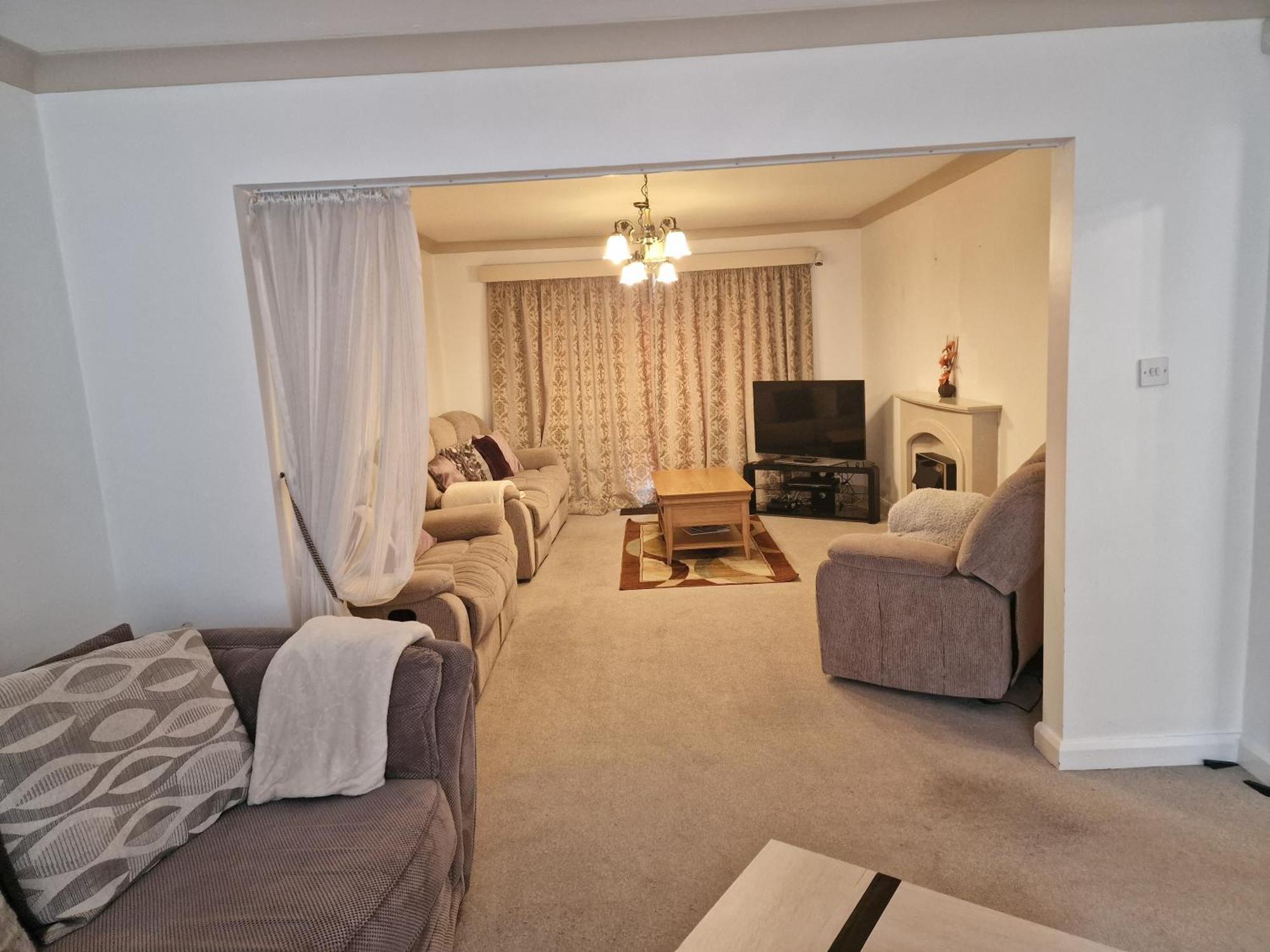 D Elmdon Homestay Shared 4 Bedrooms Birmingham Extérieur photo